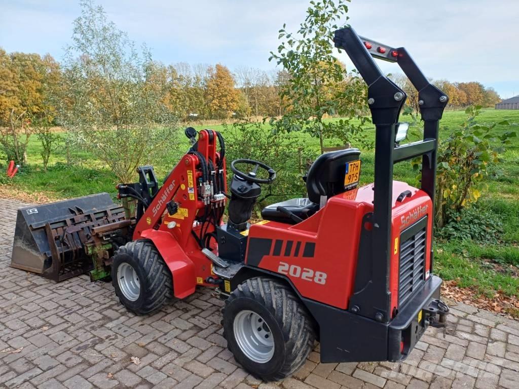 Schäffer 2028 Večnamenski nakladalci