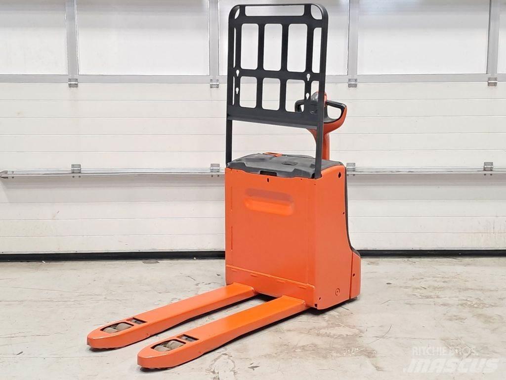 Linde T18 Električni nizko dvižni viličar