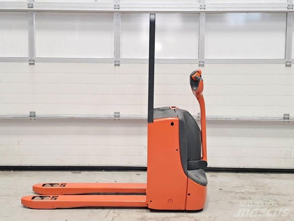 Linde T18 Električni nizko dvižni viličar