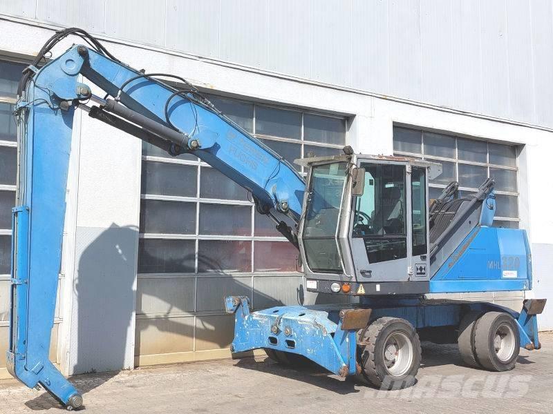 Fuchs MHL 320 F Bagri za prekladanje primarnih/sekundarnih surovin