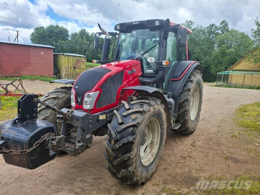 Valtra N 123 Traktorji