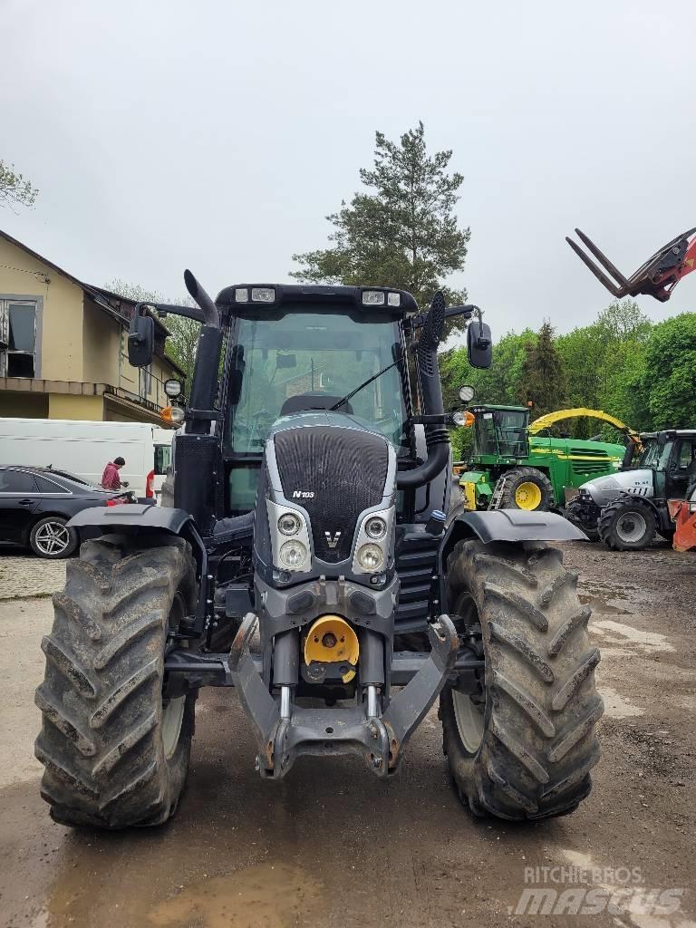 Valtra N 104 Traktorji