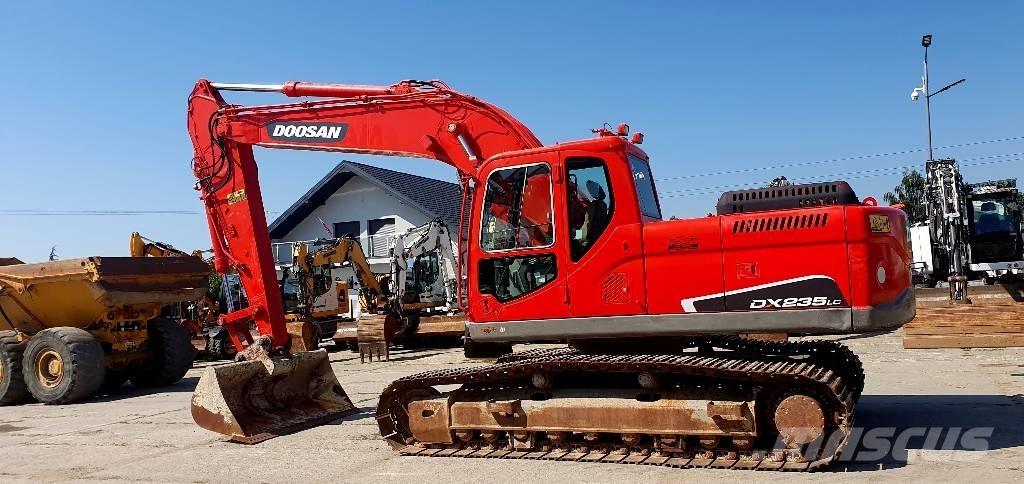 Doosan DX 235 LC Bagri goseničarji