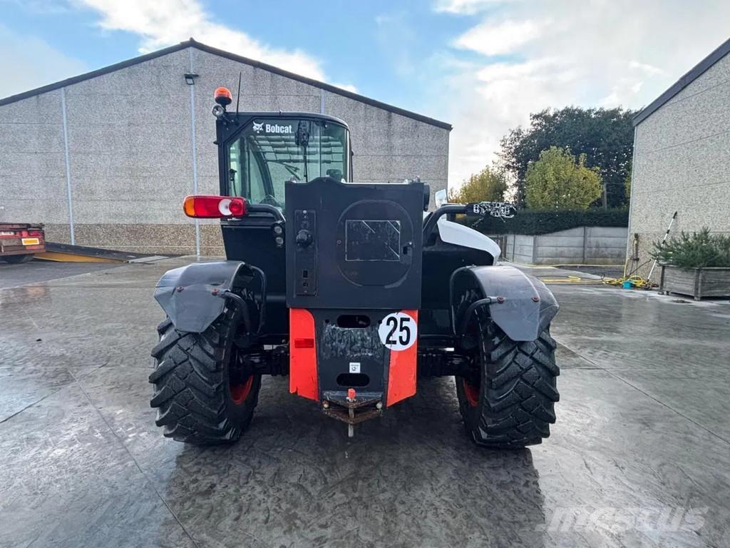 Bobcat TL360 Kmetijski teleskopski nakladalci