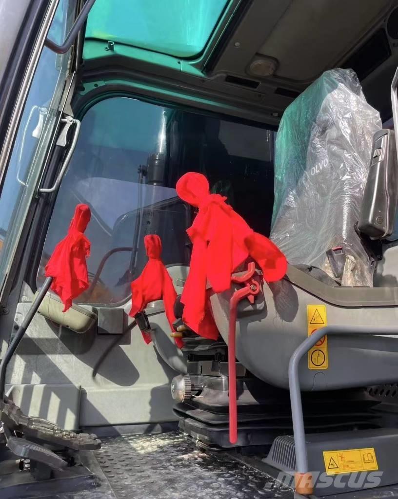 Volvo EC 240 Bagri goseničarji