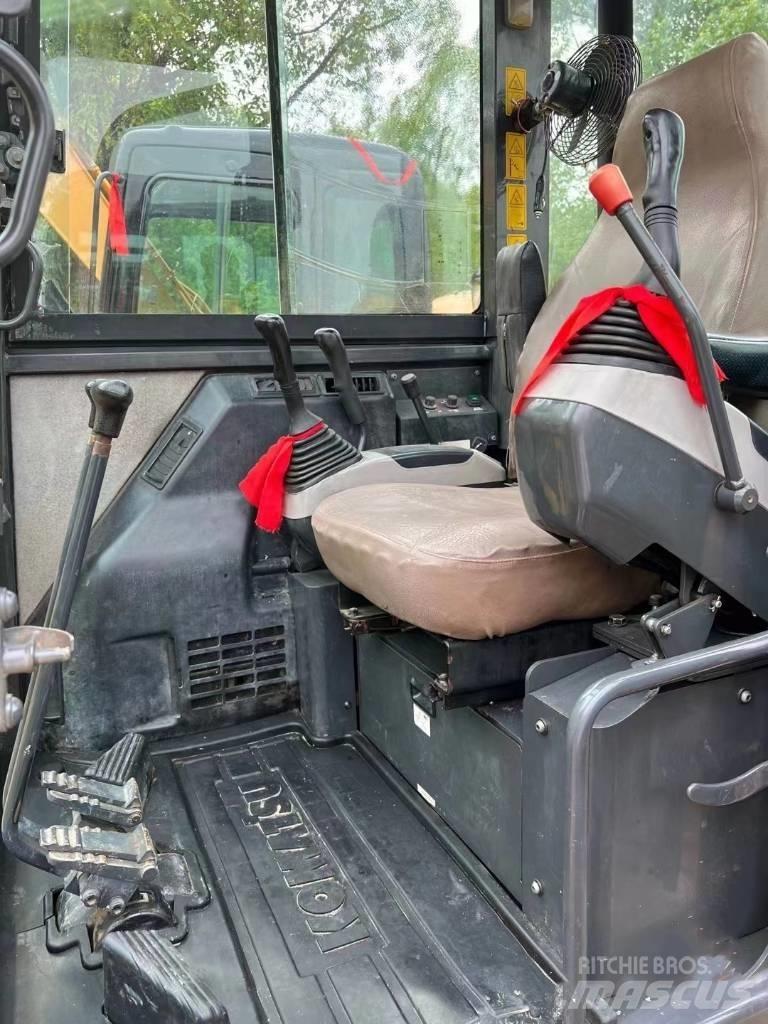 Komatsu PC56-7 Bagri goseničarji