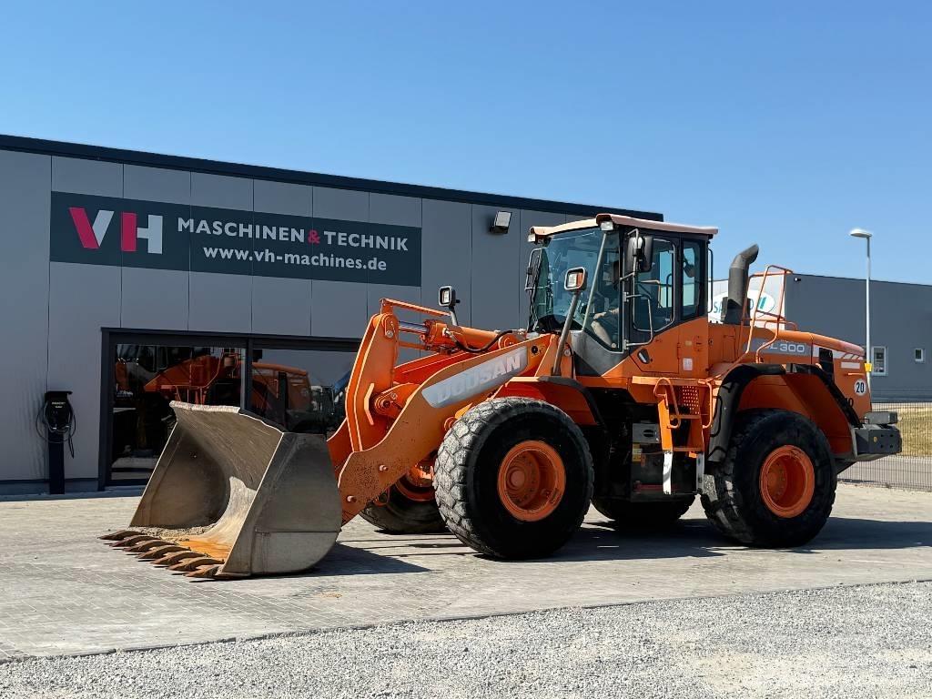 Doosan DL 300-3 Kolesni nakladalci