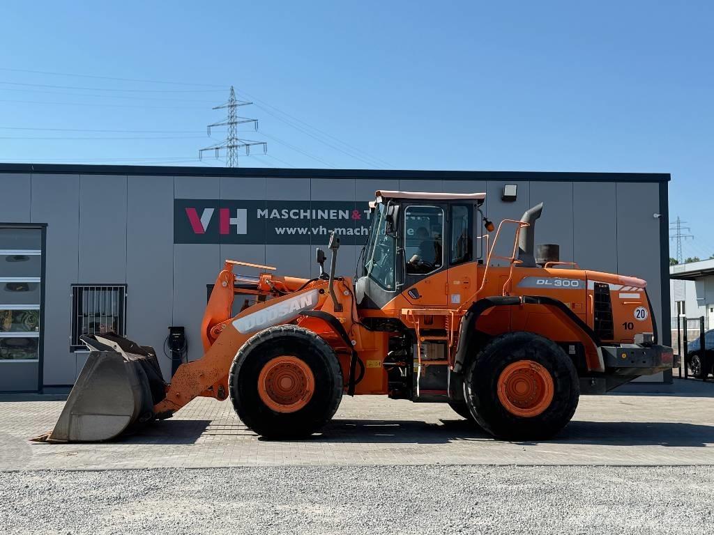 Doosan DL 300-3 Kolesni nakladalci