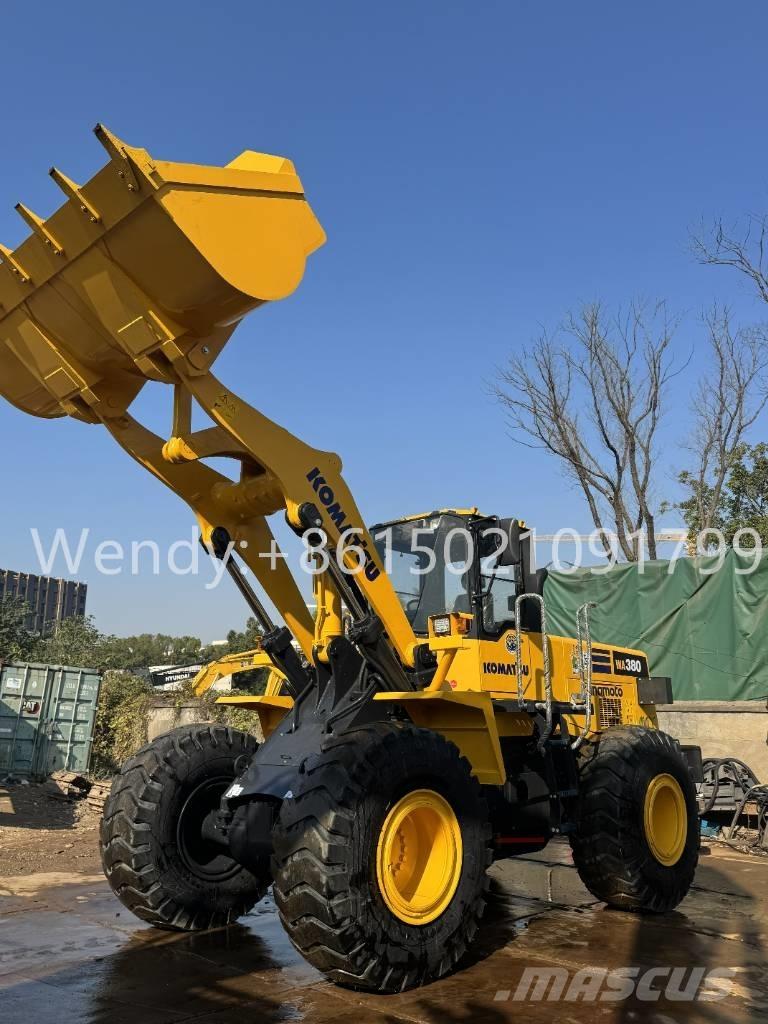Komatsu WA 380-3 Kolesni nakladalci