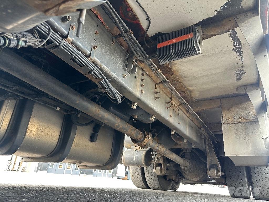 Scania R 450 Tovornjaki zabojniki