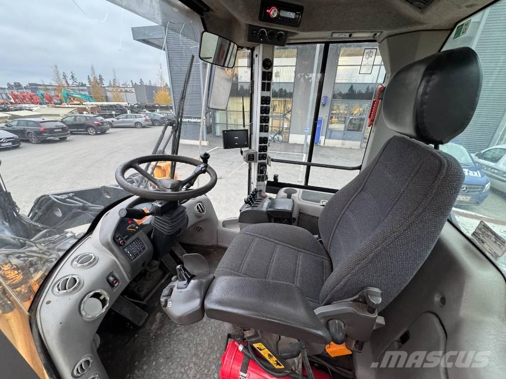 Volvo L 120 F Kolesni nakladalci