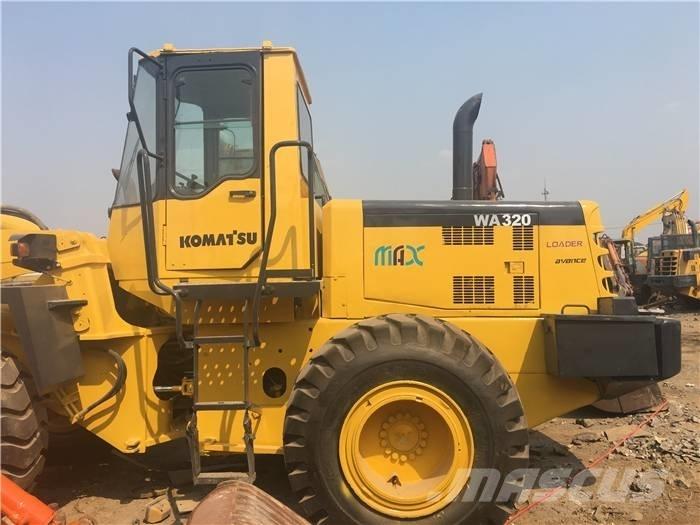 Komatsu WA 320-3 Kolesni nakladalci