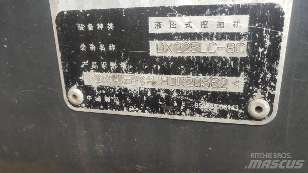 Doosan DX225LC-9C Bagri goseničarji