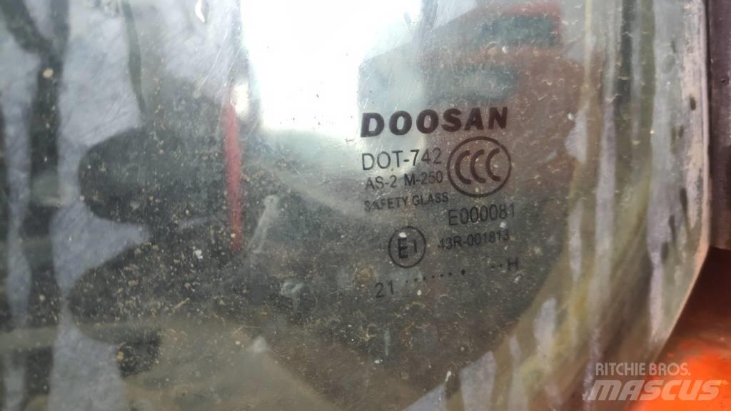 Doosan DX225LC-9C Bagri goseničarji