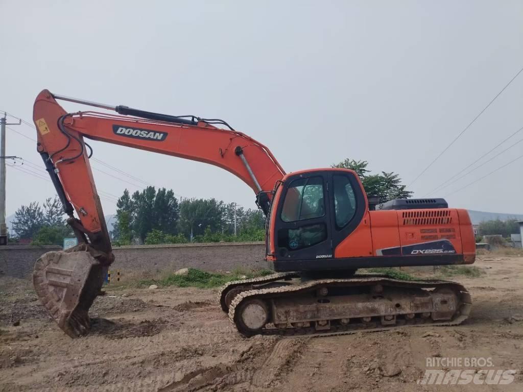 Doosan DX225LC-9C Bagri goseničarji
