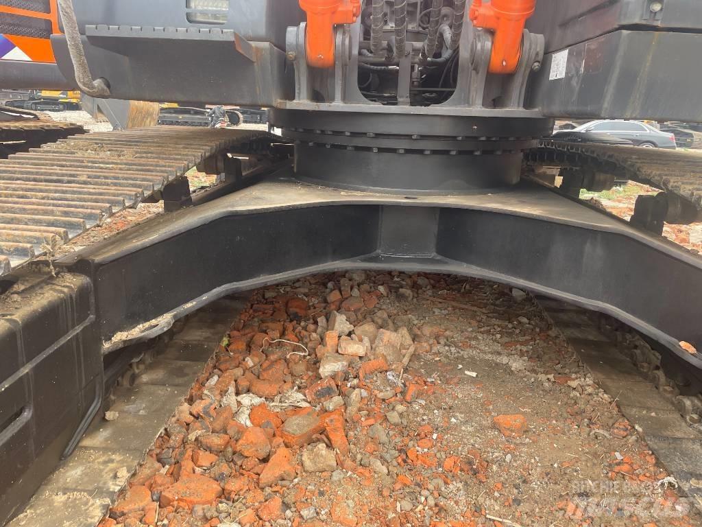 Hitachi ZX 200 Bagri goseničarji