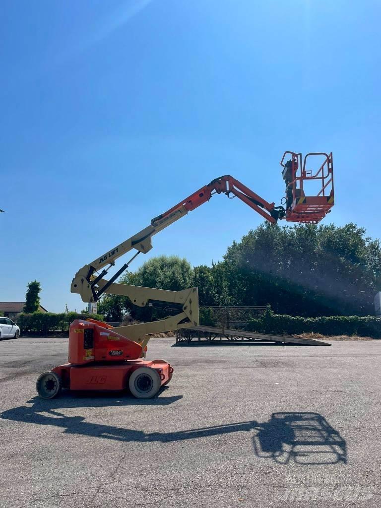 JLG E 400 AJP Zglobne dvižne ploščadi