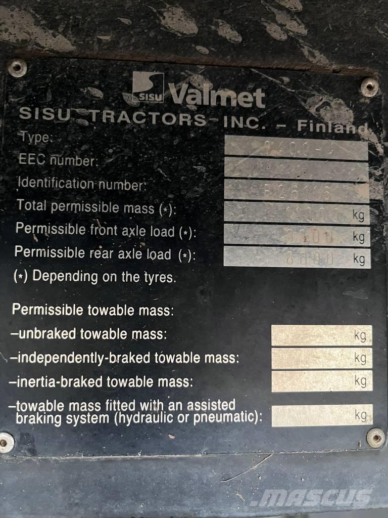 Sisu Valmet 8400 Traktorji