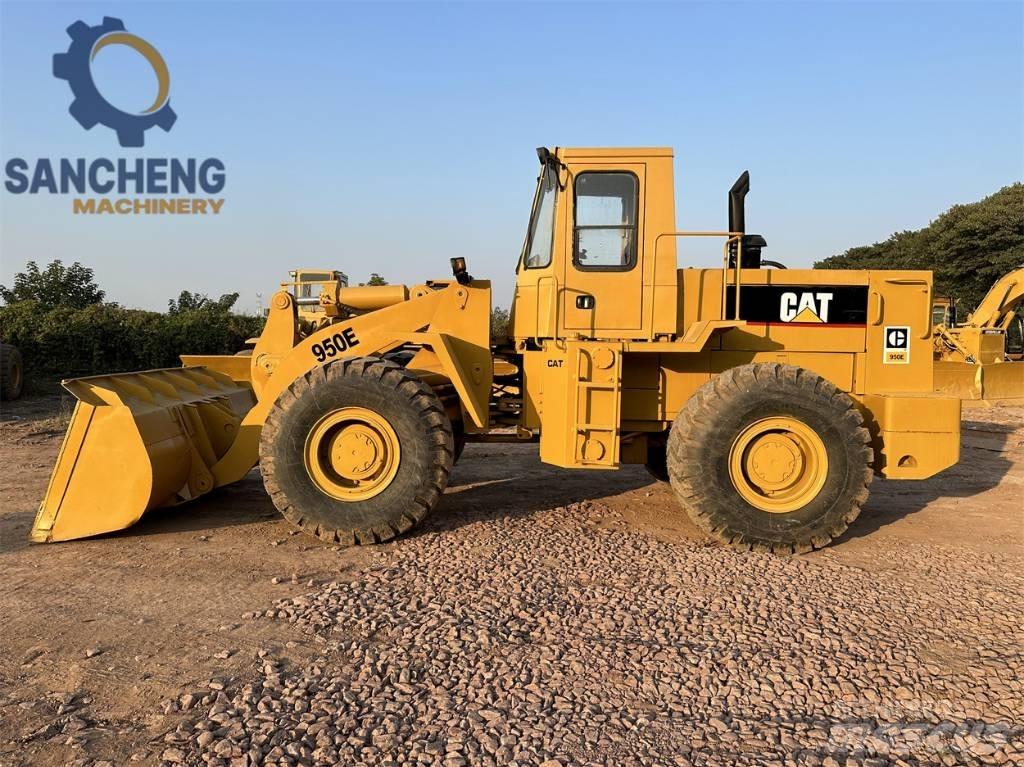 CAT 950 E Kolesni nakladalci