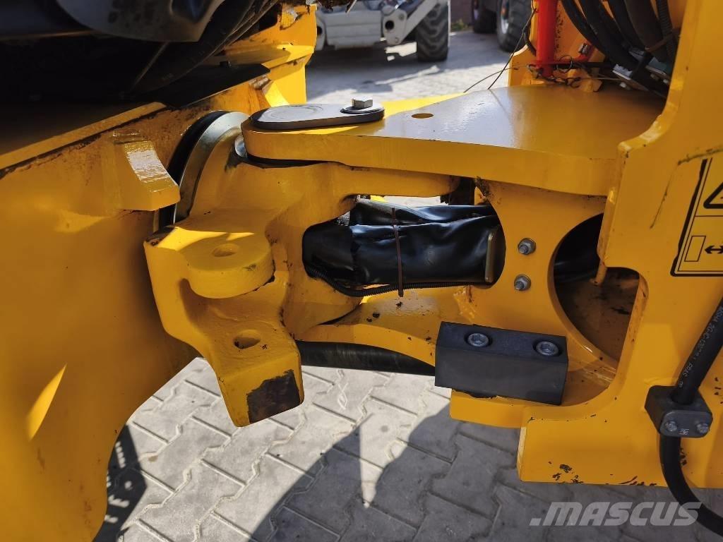 JCB 409 Kolesni nakladalci