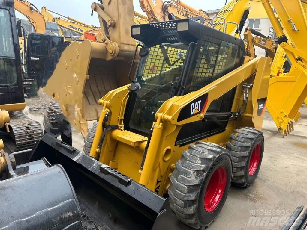 CAT 246 D Skid steer mini nakladalci
