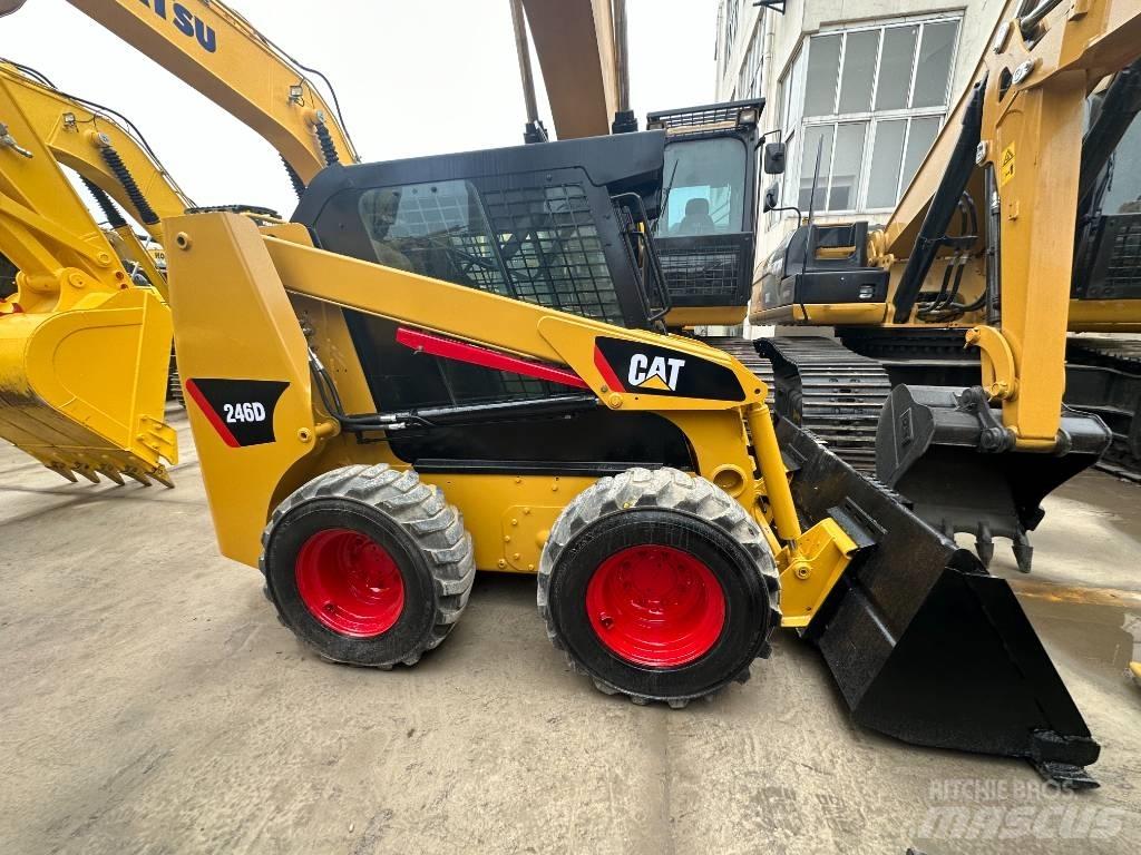 CAT 246 D Skid steer mini nakladalci