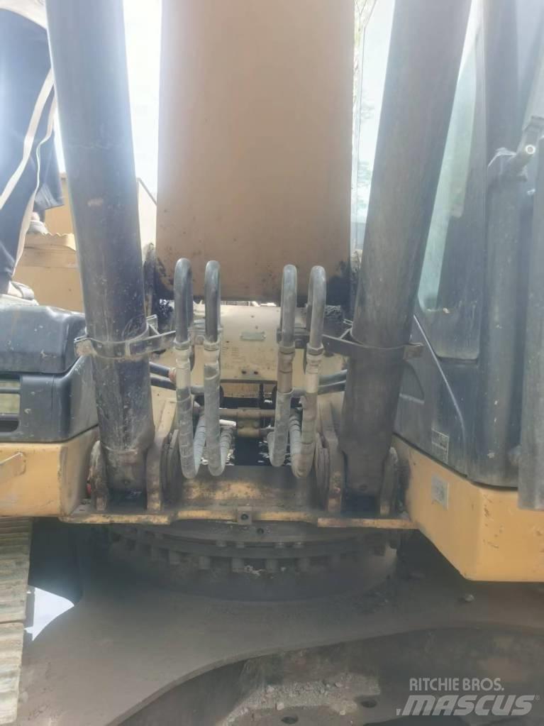 CAT 320 D2 Bagri goseničarji