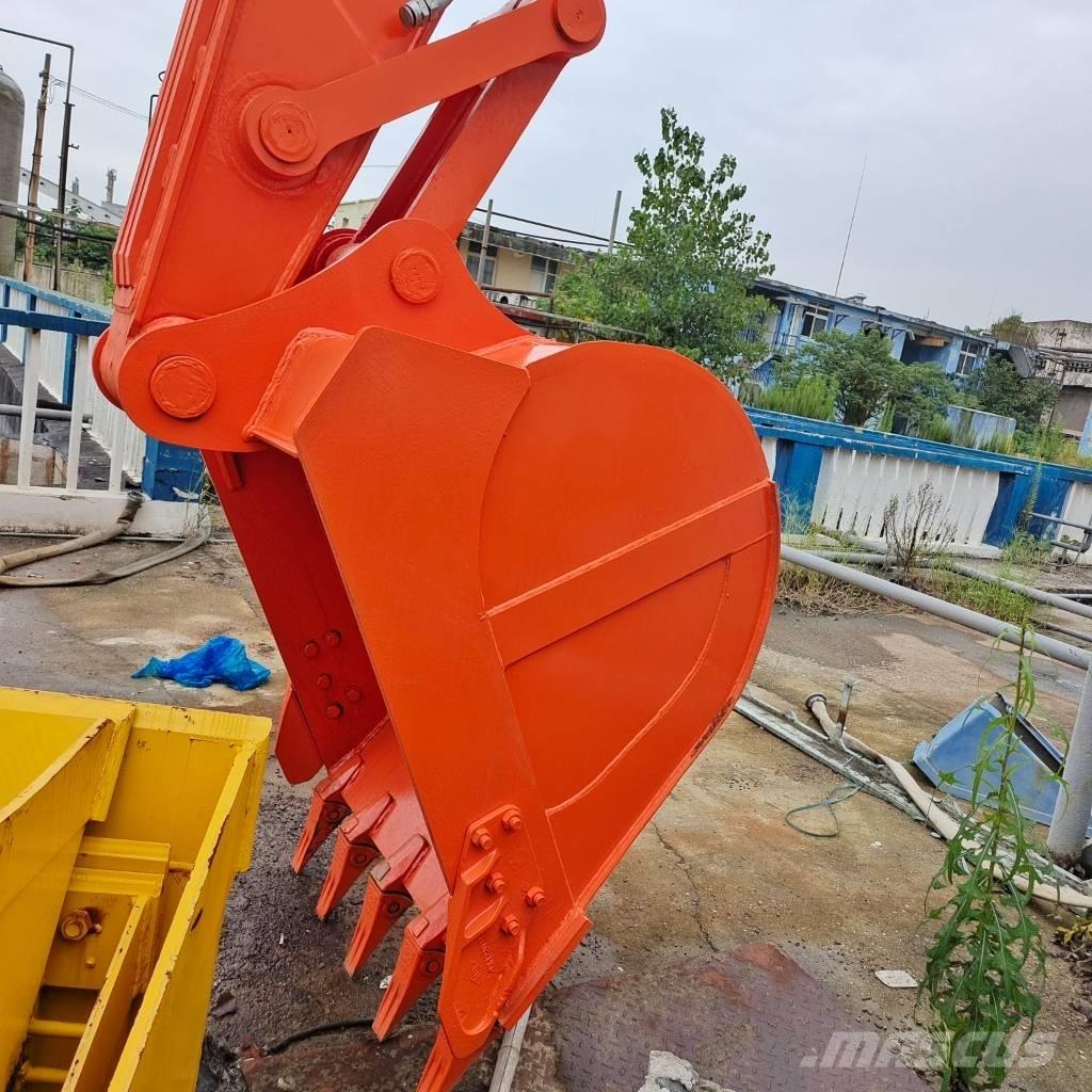 Doosan DX 225 Bagri goseničarji