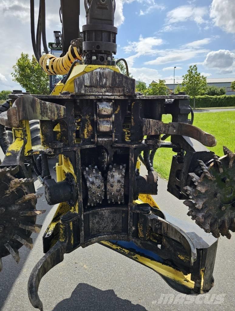 John Deere 1270 D Harvesterji