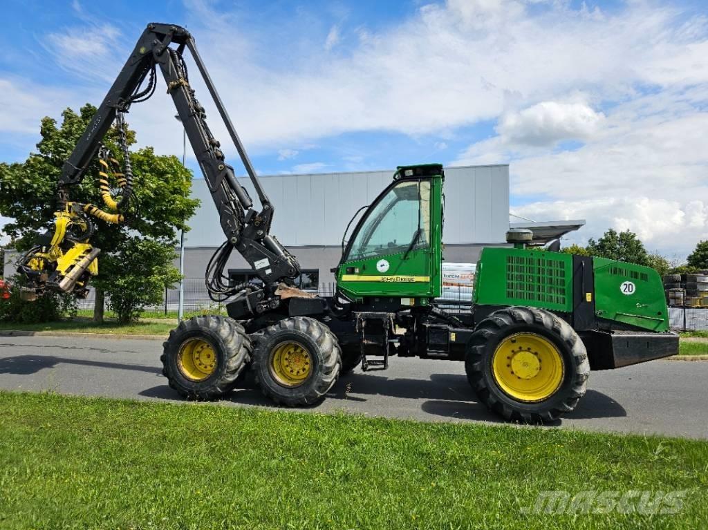 John Deere 1270 D Harvesterji