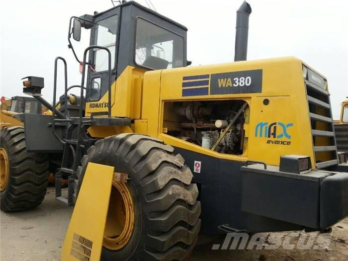 Komatsu WA 380-3 Kolesni nakladalci