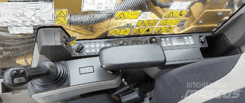 CAT 326F Bagri goseničarji