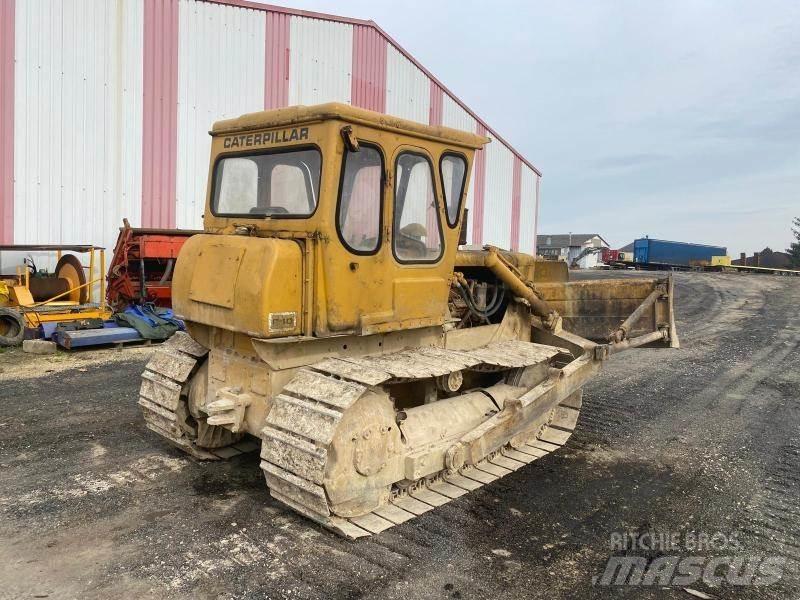 CAT D4D Buldožerji goseničarji
