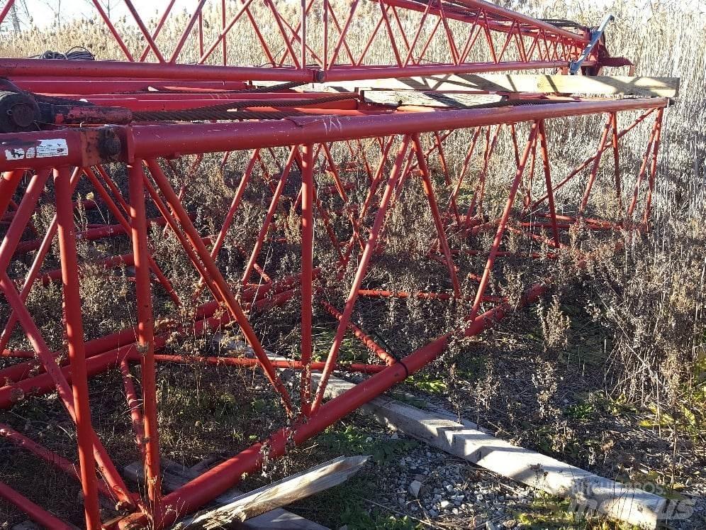 Manitowoc M65W Boom in dipper roke