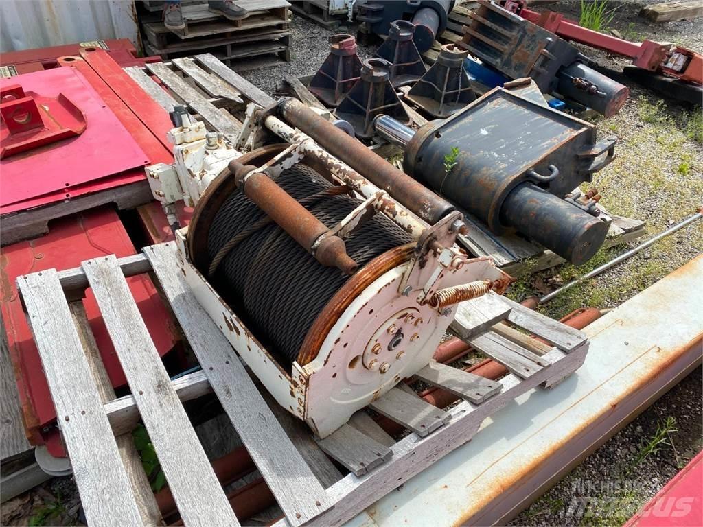 Terex  Tovorna dvigala, vitli in dvigala za material