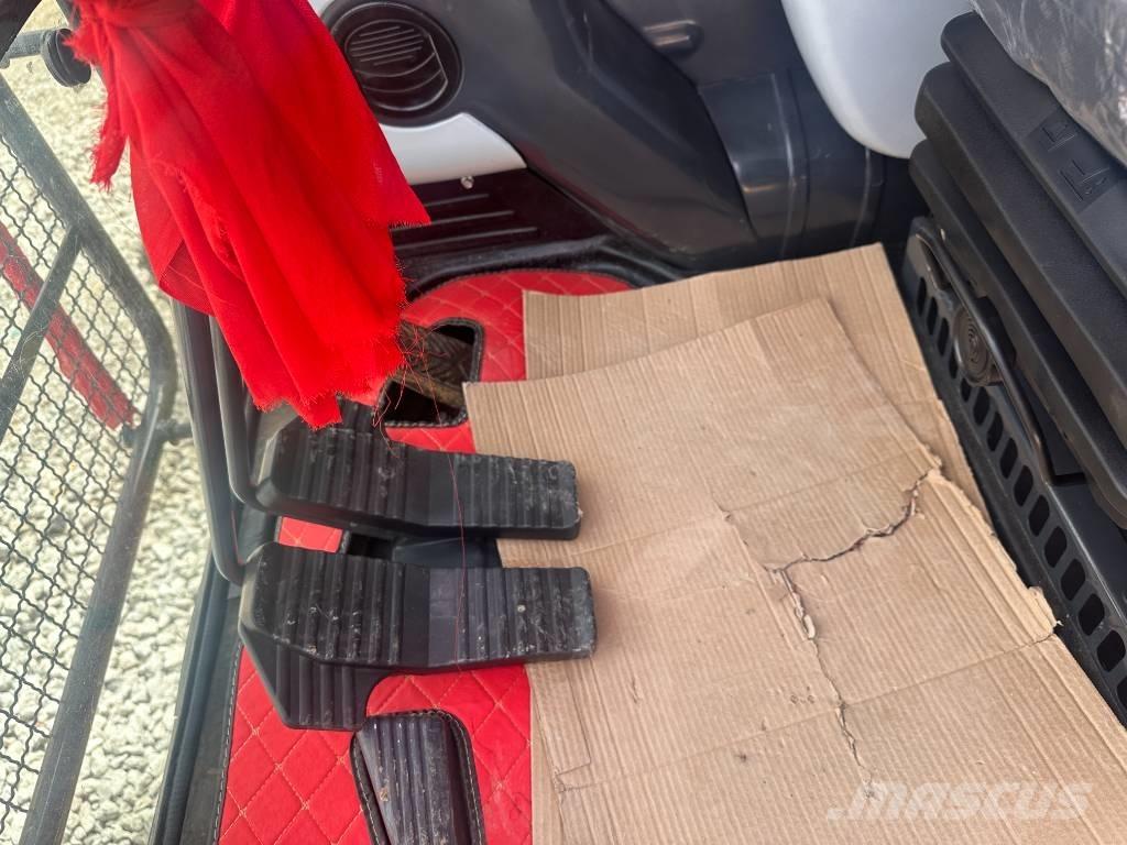 Komatsu PC 240 Bagri goseničarji