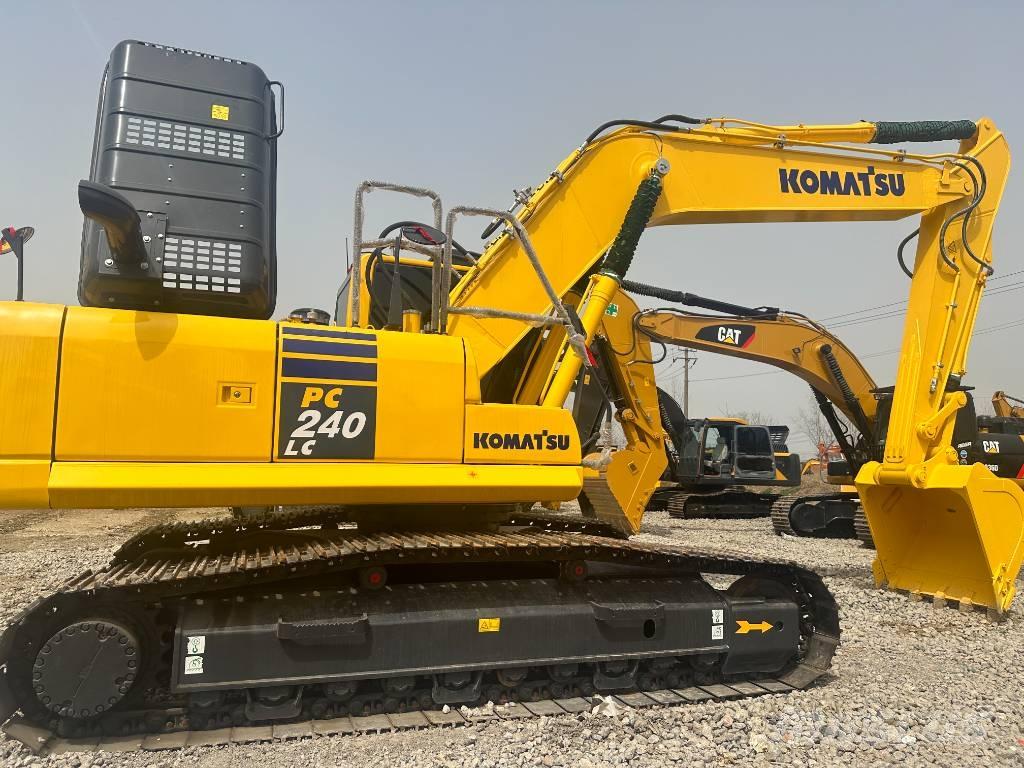 Komatsu PC 240 Bagri goseničarji