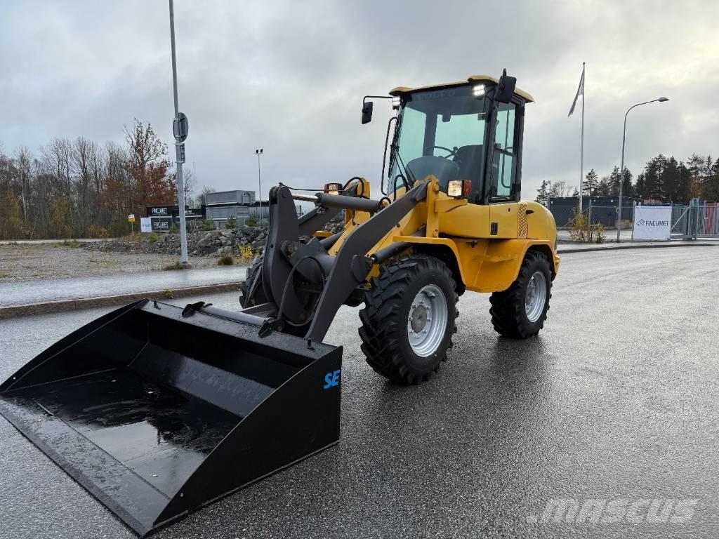 Volvo L 30 B Kolesni nakladalci
