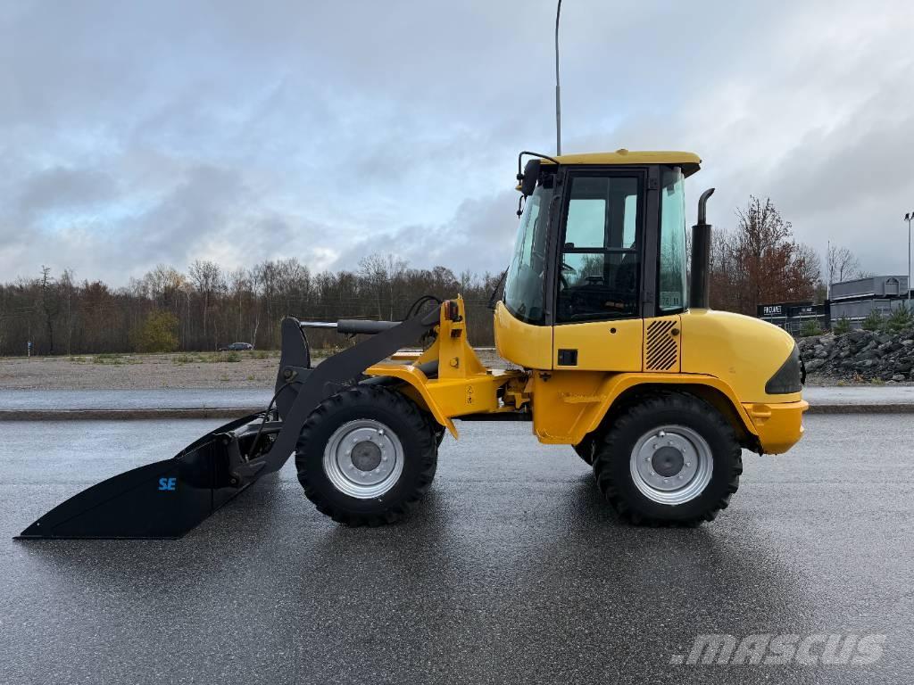 Volvo L 30 B Kolesni nakladalci