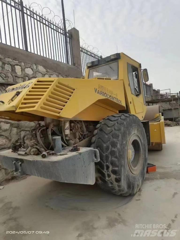 Bomag bw225d-3 Enojni valjarji