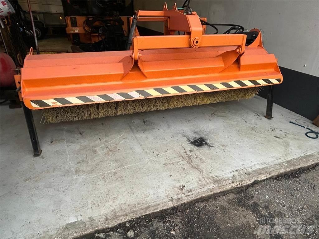 FMG avoharja AH240 Metle