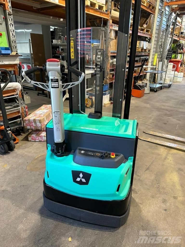 Mitsubishi SBP12N3 Ročni električni viličar
