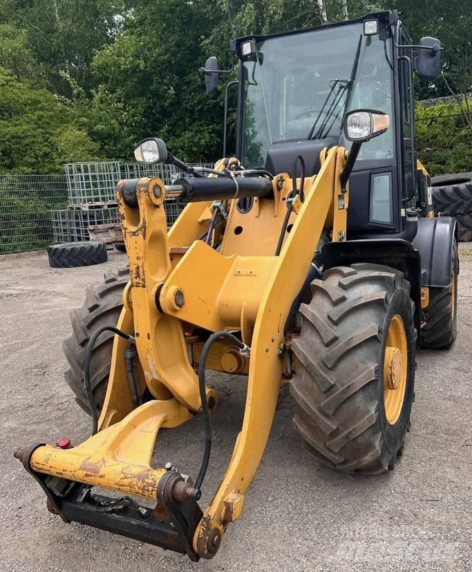 CAT 908M Radlader Kolesni nakladalci