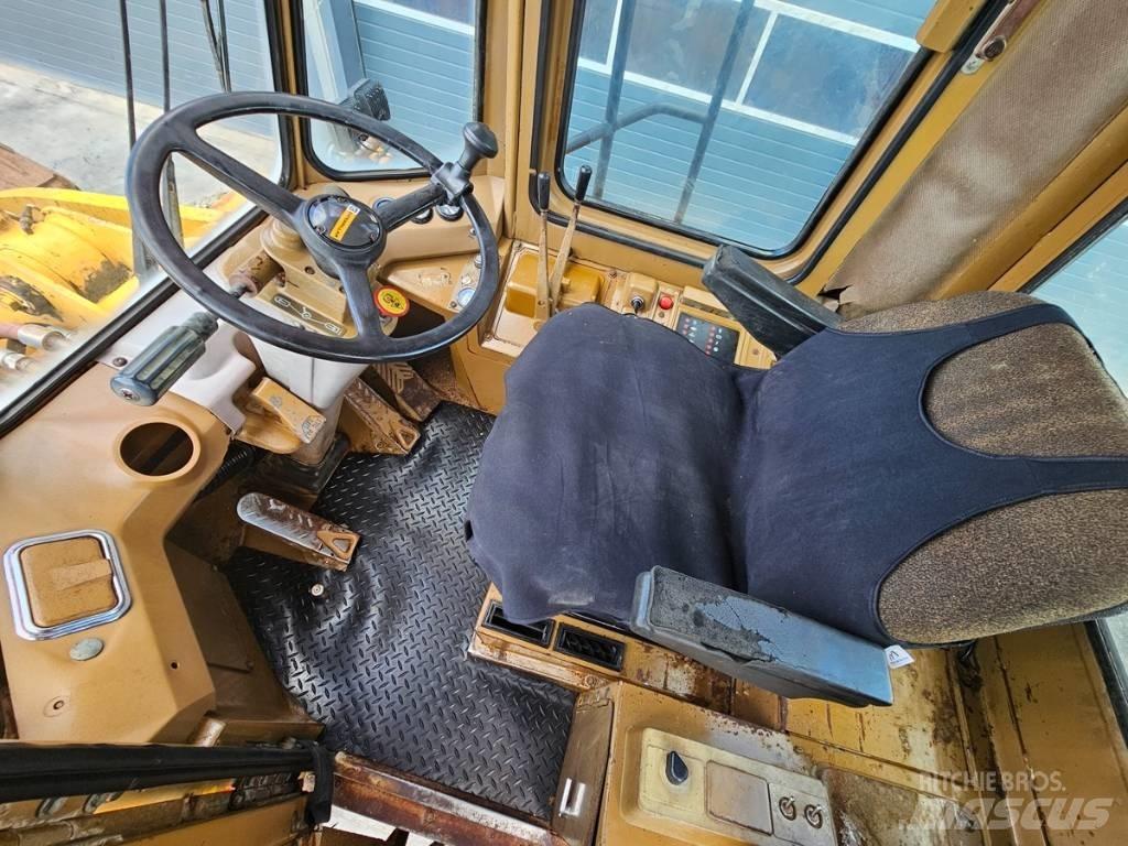CAT 980C Kolesni nakladalci