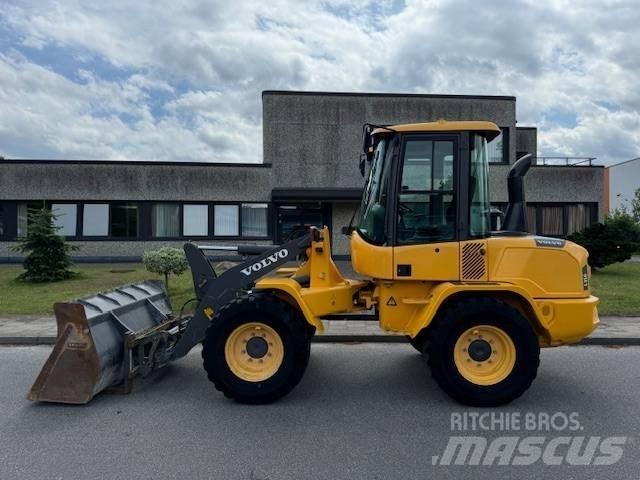 Volvo L 35 G Kolesni nakladalci