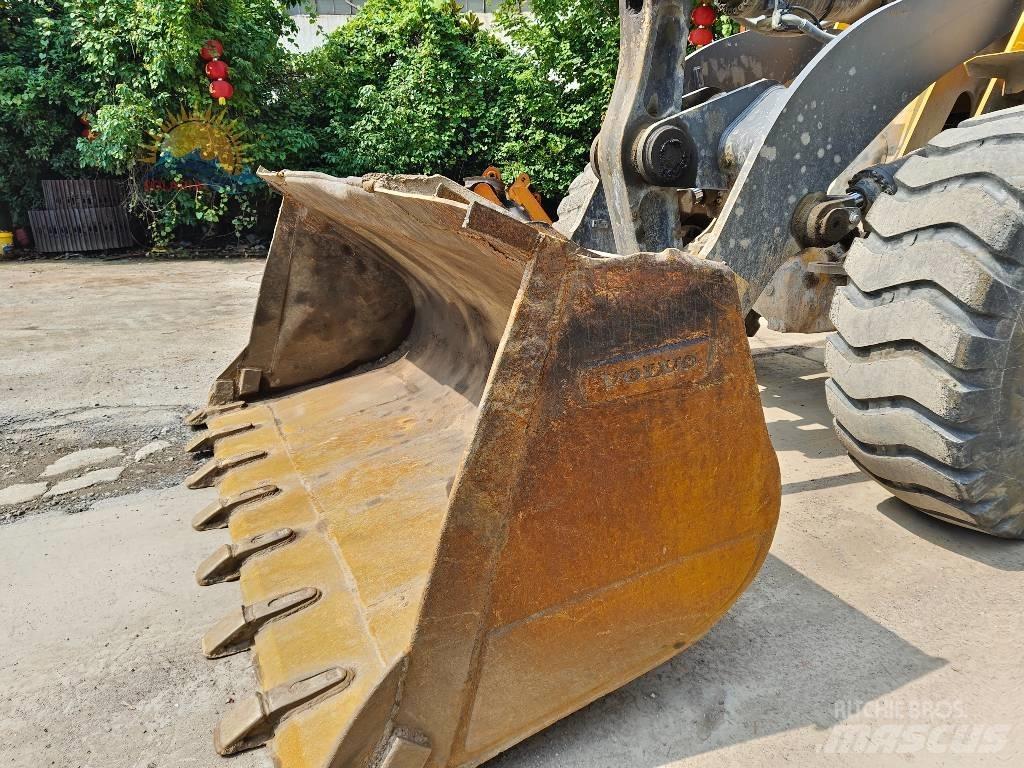 Volvo L 105 Kolesni nakladalci