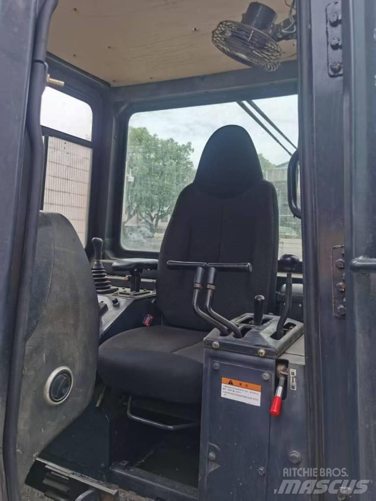 Shantui SD 22 Buldožerji goseničarji