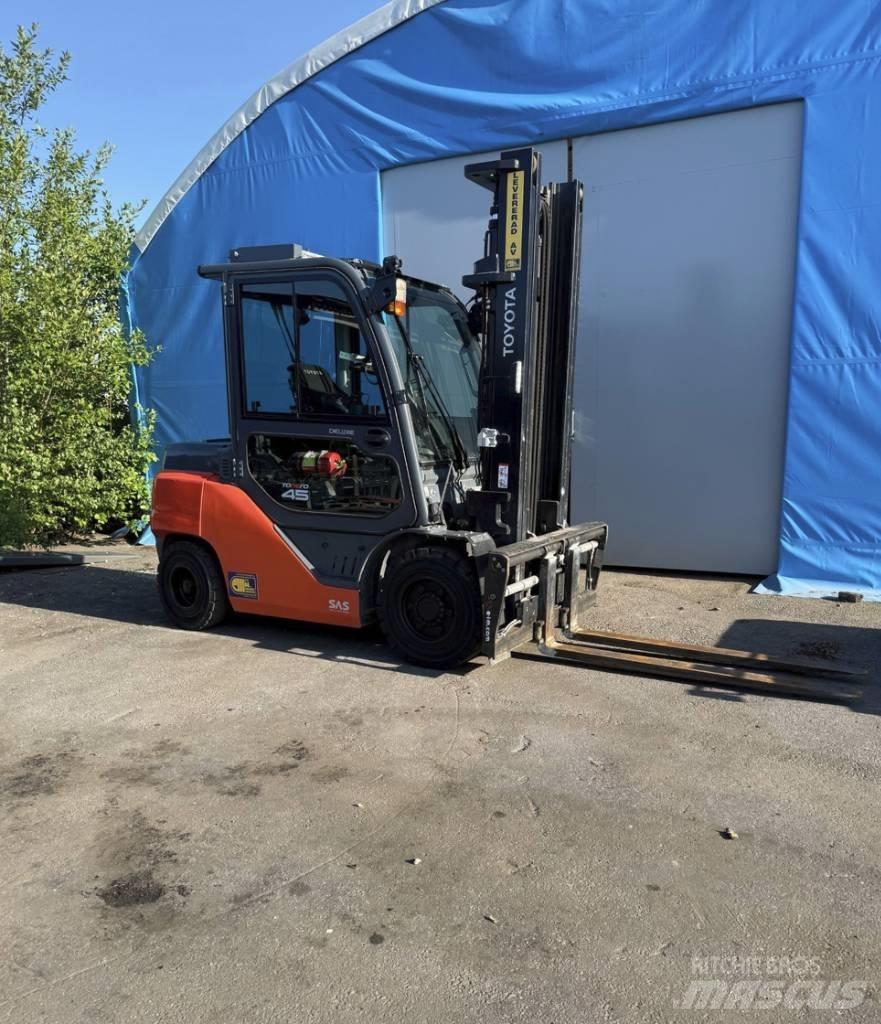 Toyota truck 8 FD40N Dizelski viličarji