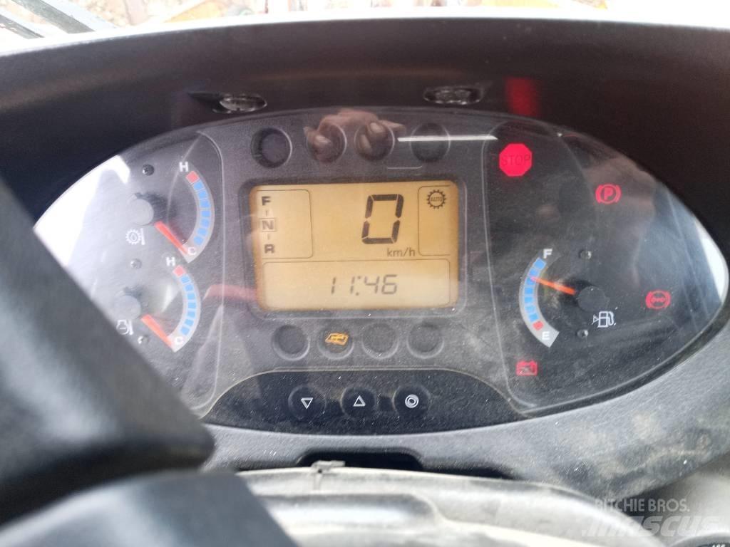 Hitachi ZW 220 Kolesni nakladalci
