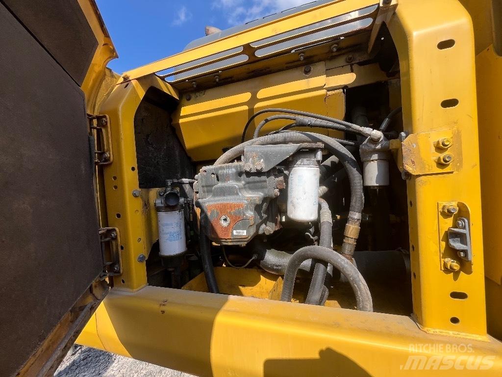 Komatsu Pc240-7 Bagri goseničarji